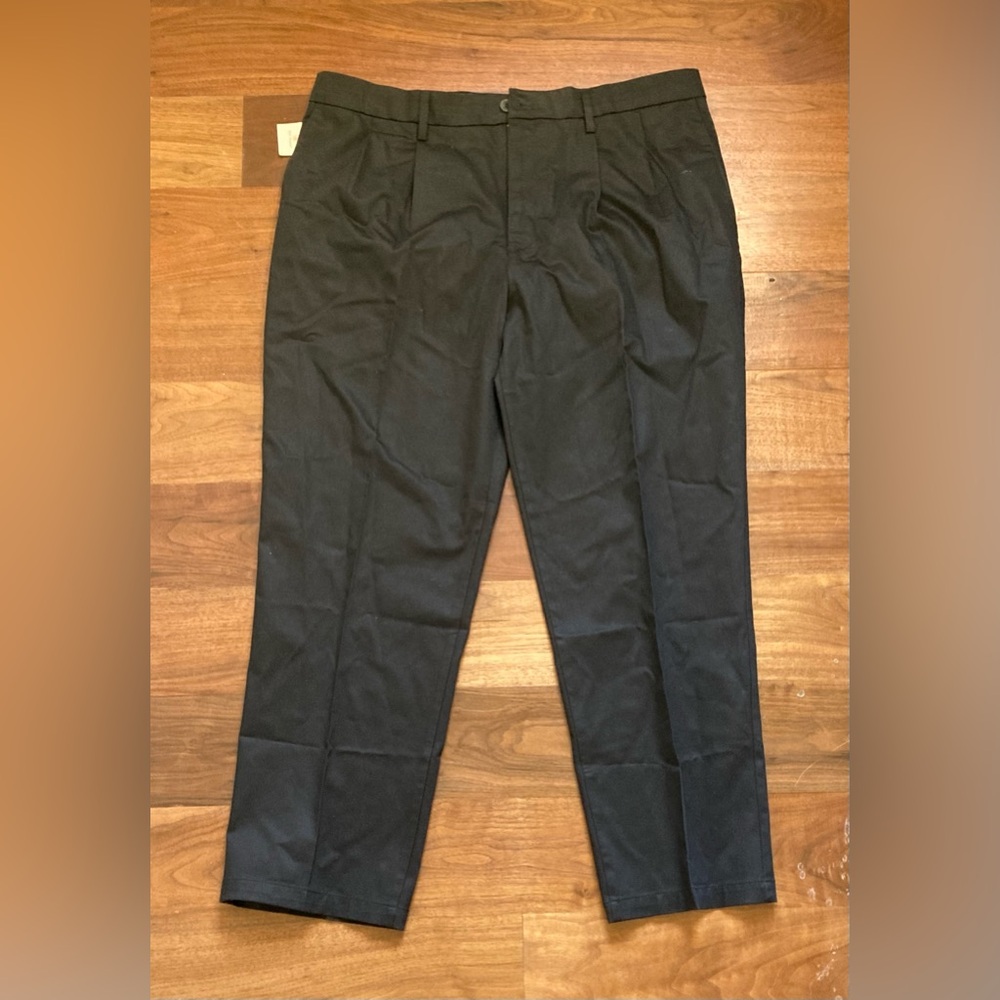 Docker’s 38/30 Men’s Trousers
